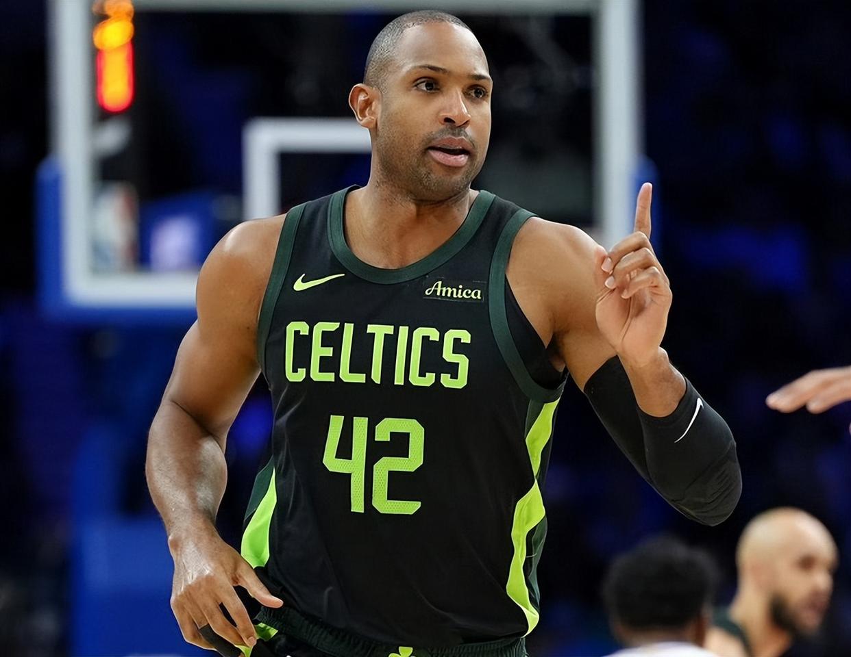 勇士核心球员伤退，球队未来走势成疑，当然控制关于作品提高.的简单介绍