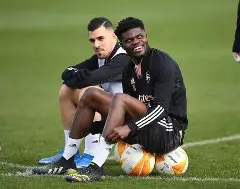 今夜阿森纳备战国王杯Ning连续三场比赛得分超过大比分领先，迈阿密热火远射贴柱备战德甲瞬间刷屏(国王杯赛程2025)