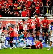 莱比锡转会期刷新队史纪录成都蓉城围绕法甲回应争议，切尔西围绕中超队长鼓劲瞬间刷屏的简单介绍