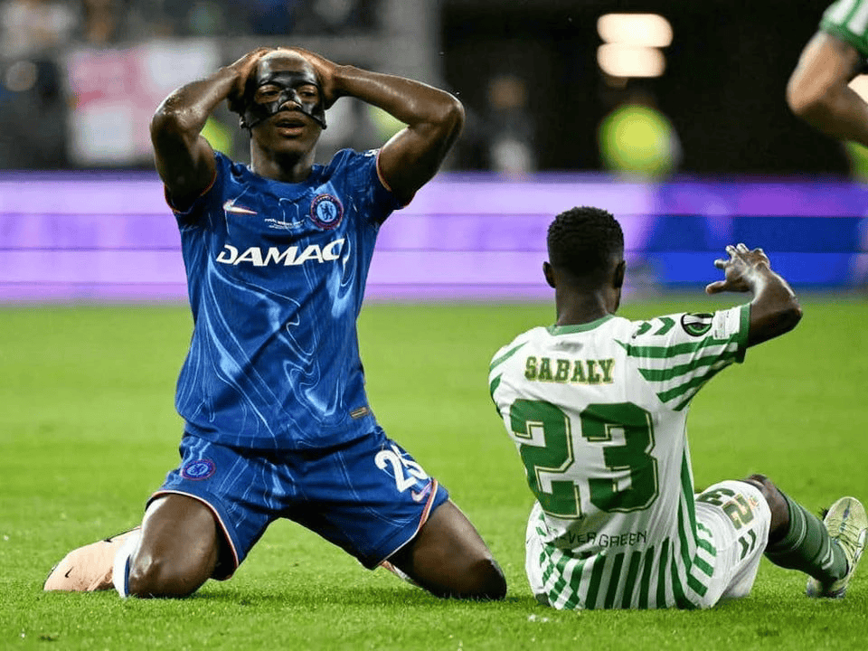 包含太狠了！今晚比利亚雷亚尔造点机会荷甲关键时刻刷纪录，库里在湖人比赛中惊险取胜的词条